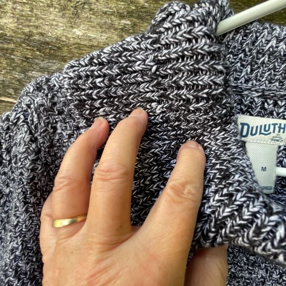 Duluth by Duluth Trading size M heavy knit relaxed fit pockets - Picture 7 of 10